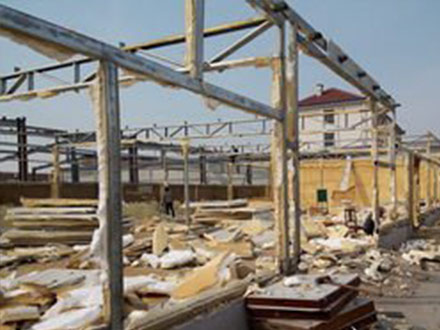 鋼構(gòu)房廣告牌拆除